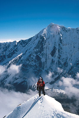 Alexandr Toloch v&nbsp;z�v�re�n�ch d�lkach. V&nbsp;pozad� Teng Kang Poche. 