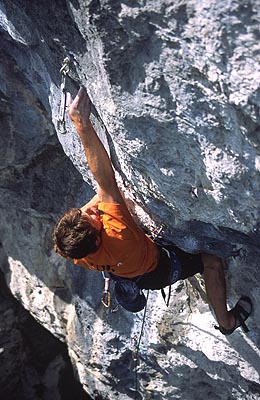 Peter Machaj, Akcia, 9, Tup� skala.