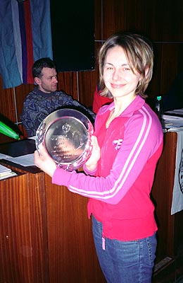 Lenka Mi�icov� so Striebornou karab�nou.