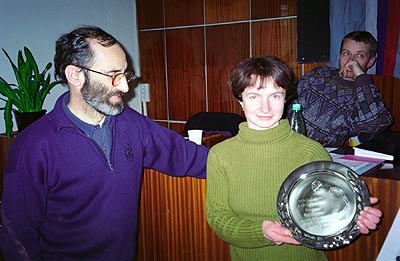 Zuzka Bu�fyov� so Striebornou karab�nou.