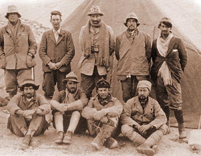 �lenovia britskej v�pravy z roku 1924.