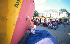 Majsterka Slovenska v boulderingu Katka �intalov�.