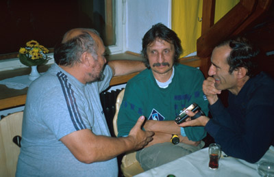 Igor spoved� na�ich himal�jistov, v�avo M. Orolin, v strede J. Rakoncaj. 