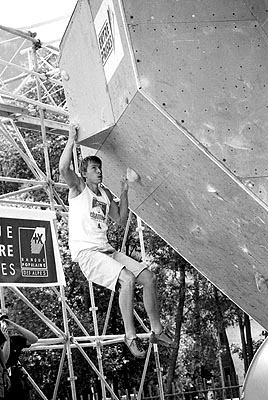 Pe�o Dole�aj pri v�bornom v�kone na 4. bouldri. 