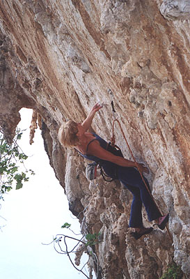 Iveta S�kenikov� lezie cestu Aphordite 7a.