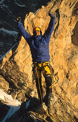 Dodo na vrchole steny. 