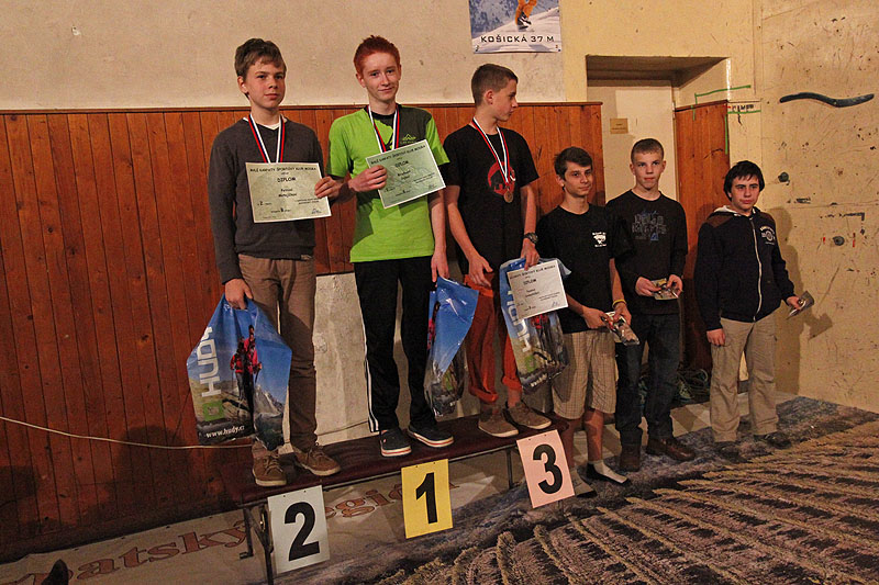 Modra vazi B - 2. Peter Matejek, 1. Miro Rojko, 3. Pavel Kratochvl, 4. Majo Dud, 5. Martin Minrik, 6. Kristian Malak.