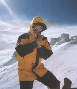 12001pa3.jpg (10251 bytes)