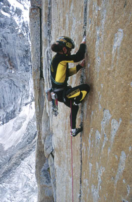 12002b08.jpg (36805 bytes)