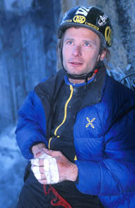 12002b09.jpg (21060 bytes)