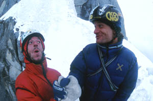 12002b10.jpg (19824 bytes)