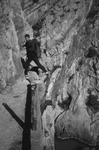 22000ch4.jpg (10740 bytes)