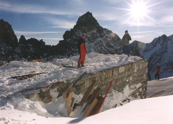 22000ry1.jpg (28986 bytes)