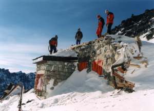 22000ry4.jpg (9895 bytes)