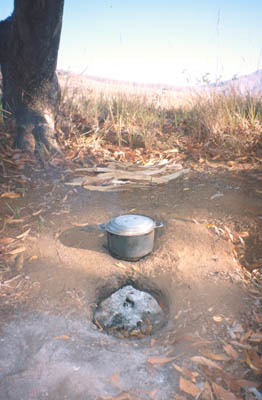 22001ma4.jpg (29438 bytes)