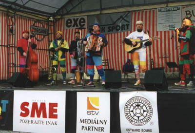 32001ho1.jpg (37973 bytes)