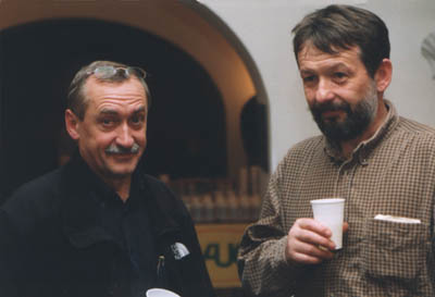 32001ho2.jpg (21890 bytes)