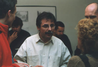 32001ho3.jpg (21094 bytes)