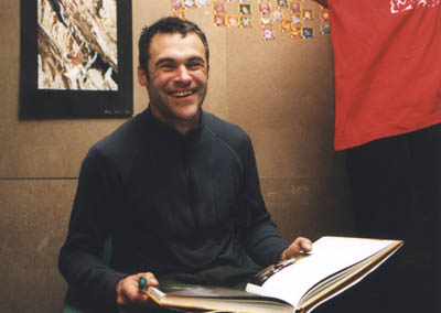 32001ho4.jpg (24404 bytes)