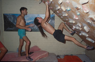 32001m07.jpg (26605 bytes)