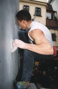 32001pr2.jpg (8532 bytes)