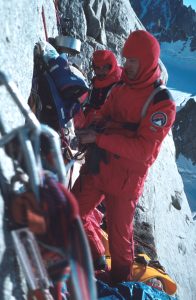 42000an3.jpg (16981 bytes)