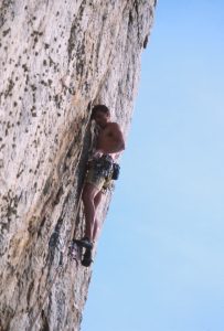 42000wa4.jpg (13070 bytes)