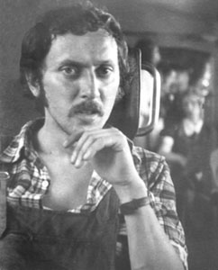 42001gut.jpg (18216 bytes)