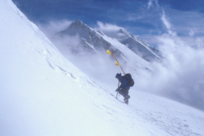 Podzim 2000, Josef Mor�vek p�i ne�sp�n�m pokusu, v��ka 7100 m.