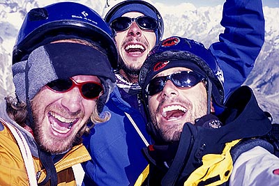 Na vrchol z�ava Toni Arbones, Nicolas Zambetti a Denis Burdet.