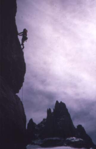 j499sch4.jpg (9142 bytes)