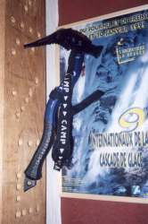 j599te11.jpg (8488 bytes)