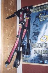 j599tes4.jpg (8367 bytes)