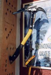 j599tes9.jpg (7779 bytes)